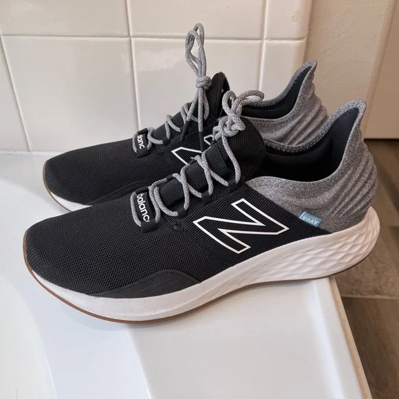 New Balance ROAV V1 Black and Gray Sneakers men’s 14 - Picture 4 of 8